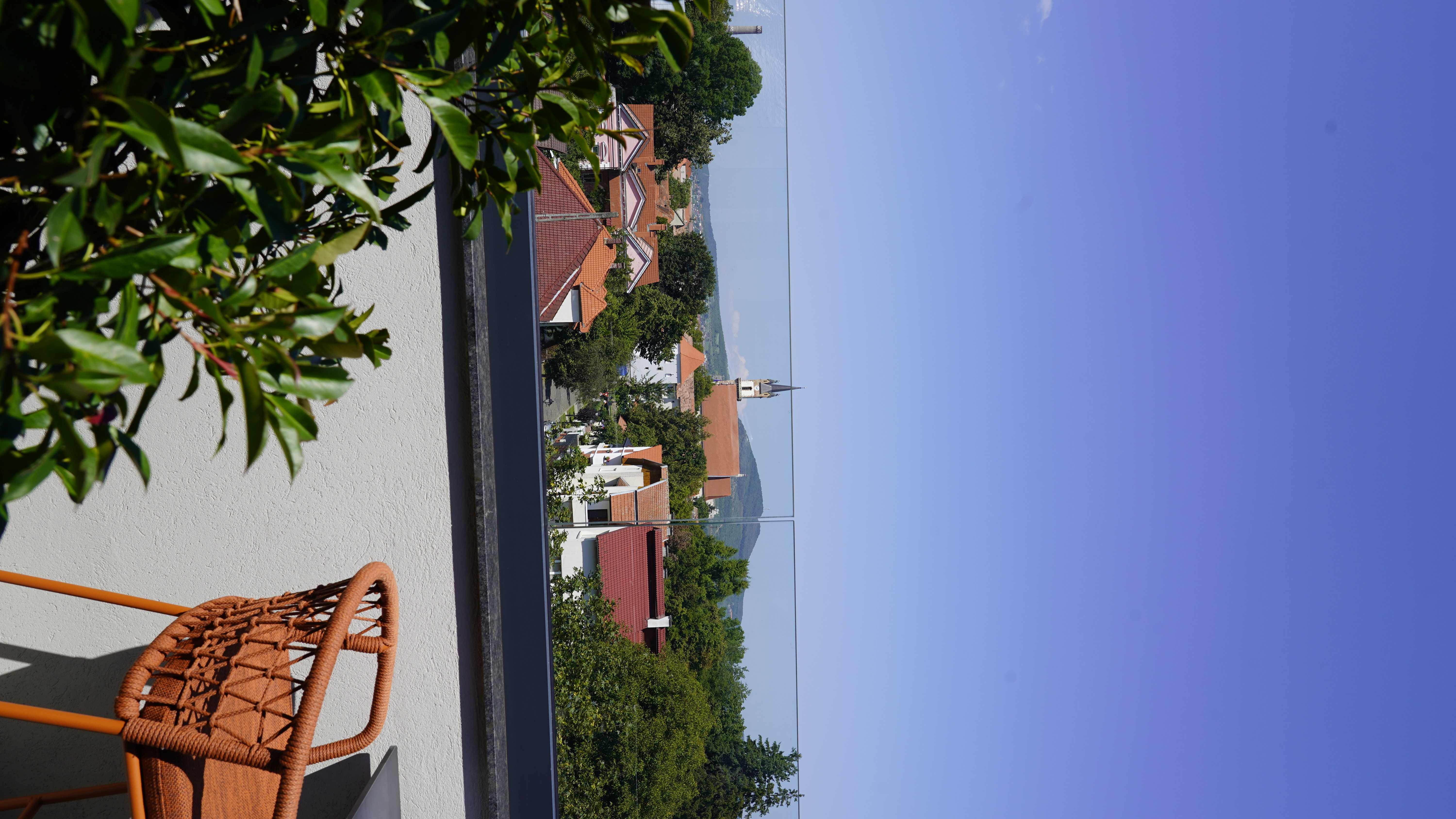 Vedere asupra orașului de pe terasă